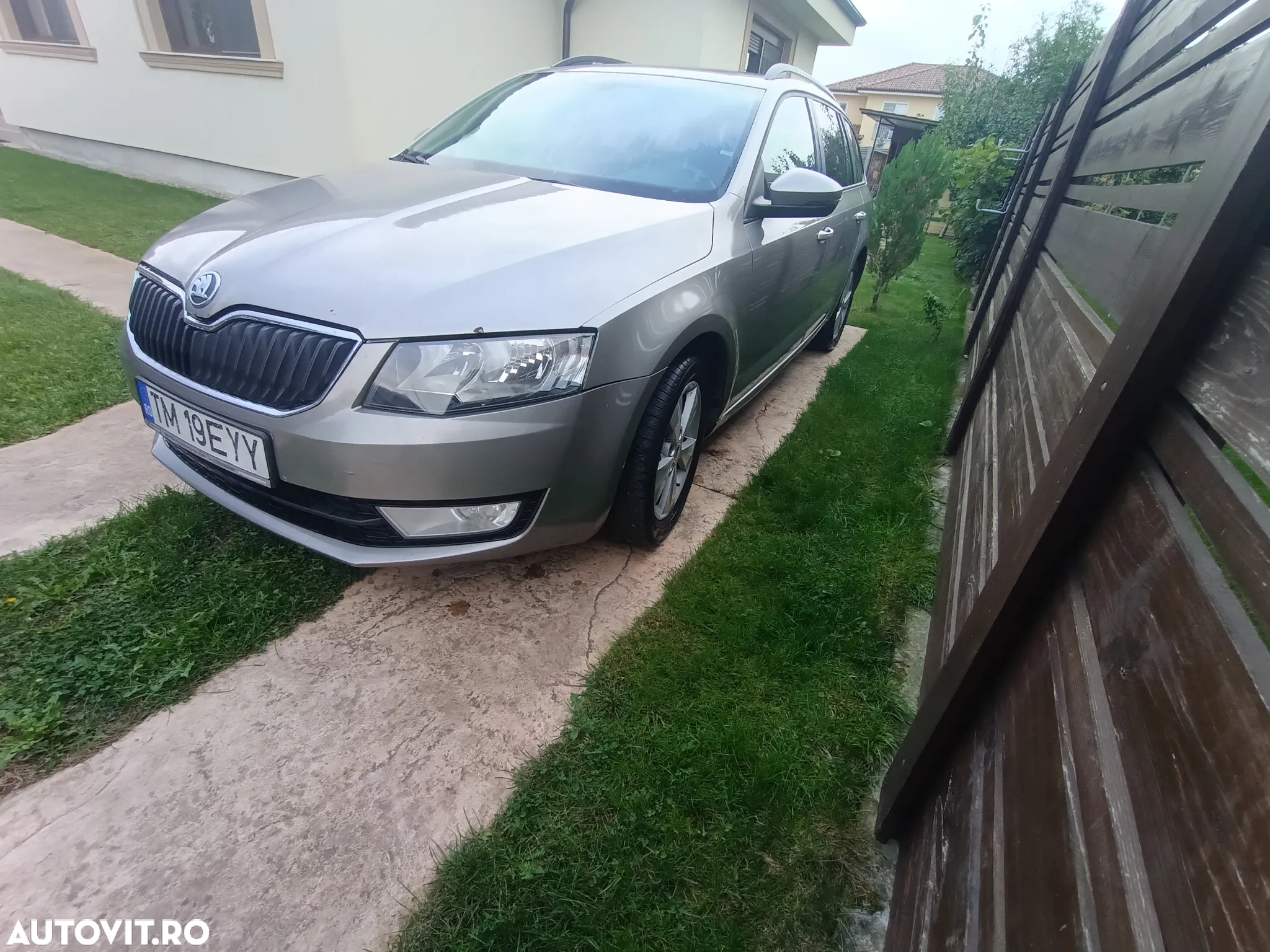 Skoda Octavia 2.0 TDI ELEGANCE - 2