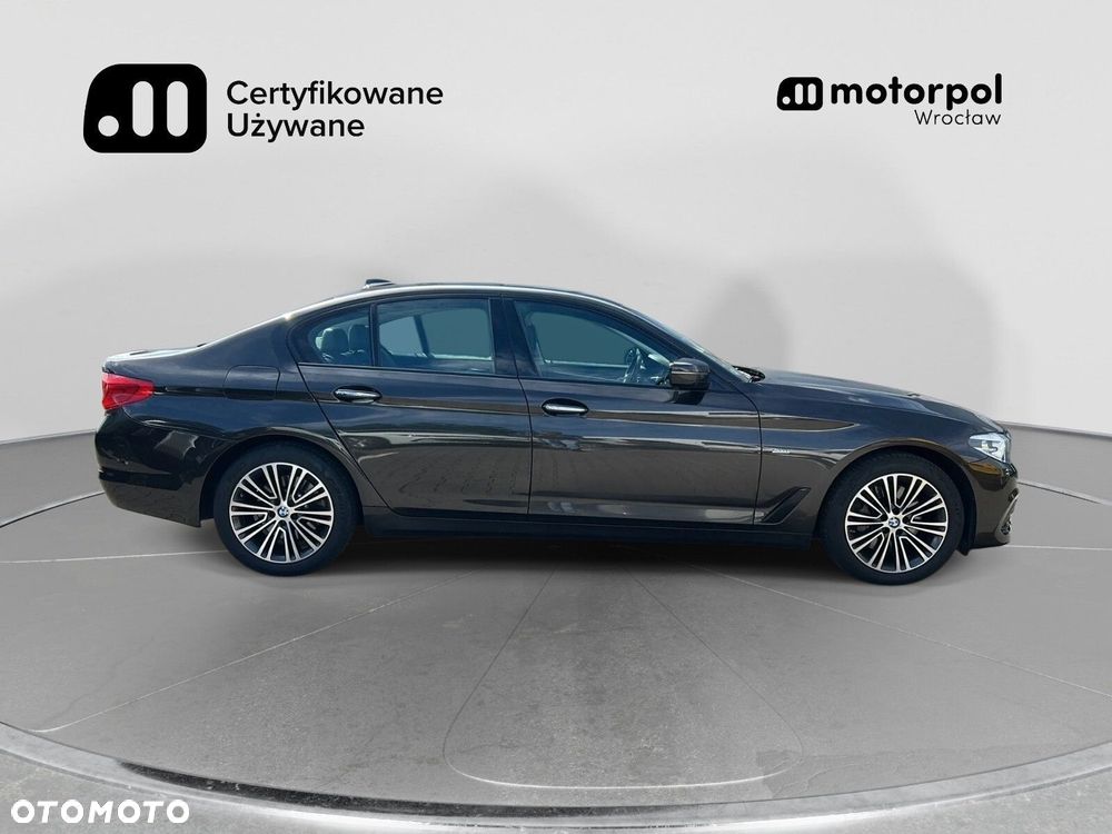 BMW Seria 5 530i GPF xDrive Sport Line sport - 15