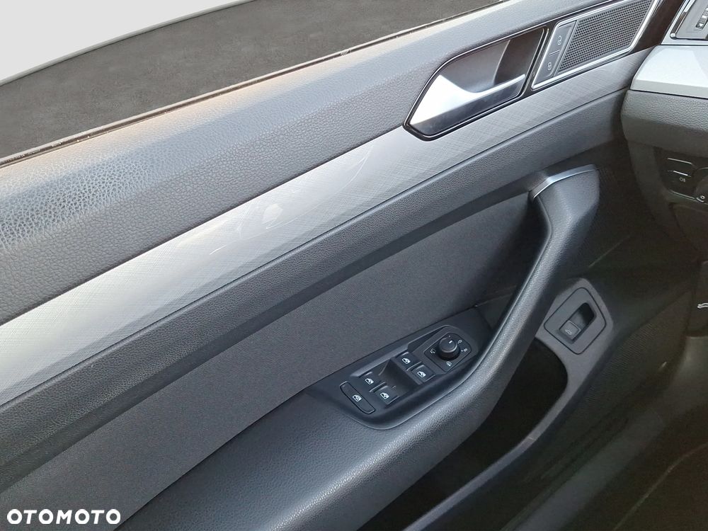 Volkswagen Passat 1.5 TSI EVO Business DSG - 12
