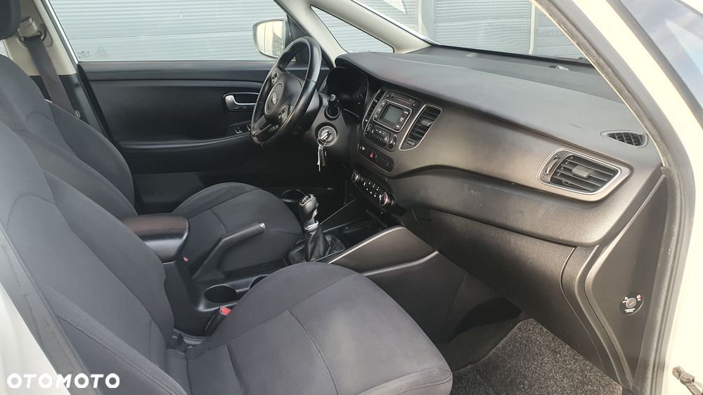 Kia Carens 1.7 CRDi 115 Dream Team Edition - 9