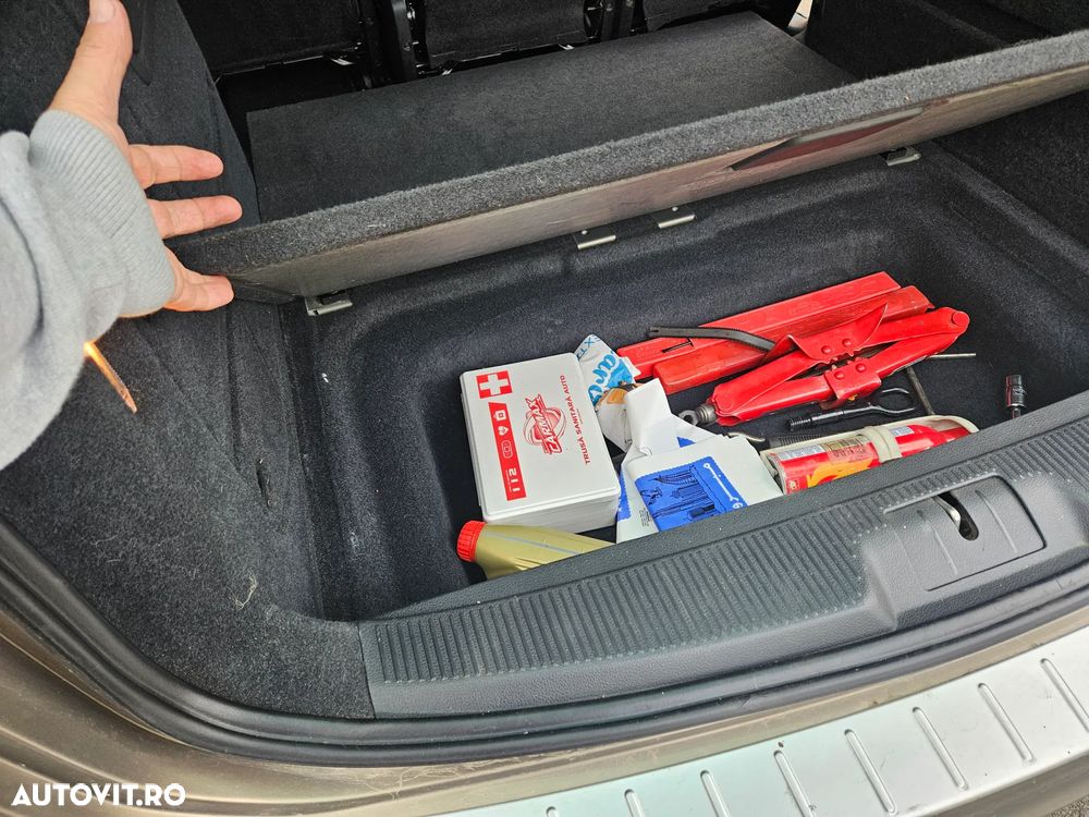 Volkswagen Sharan 2.0 TDI DSG BlueMotion Technology Trendline - 9