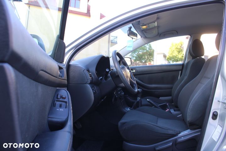 Toyota Avensis 1.8 VVT-i Luna - 18