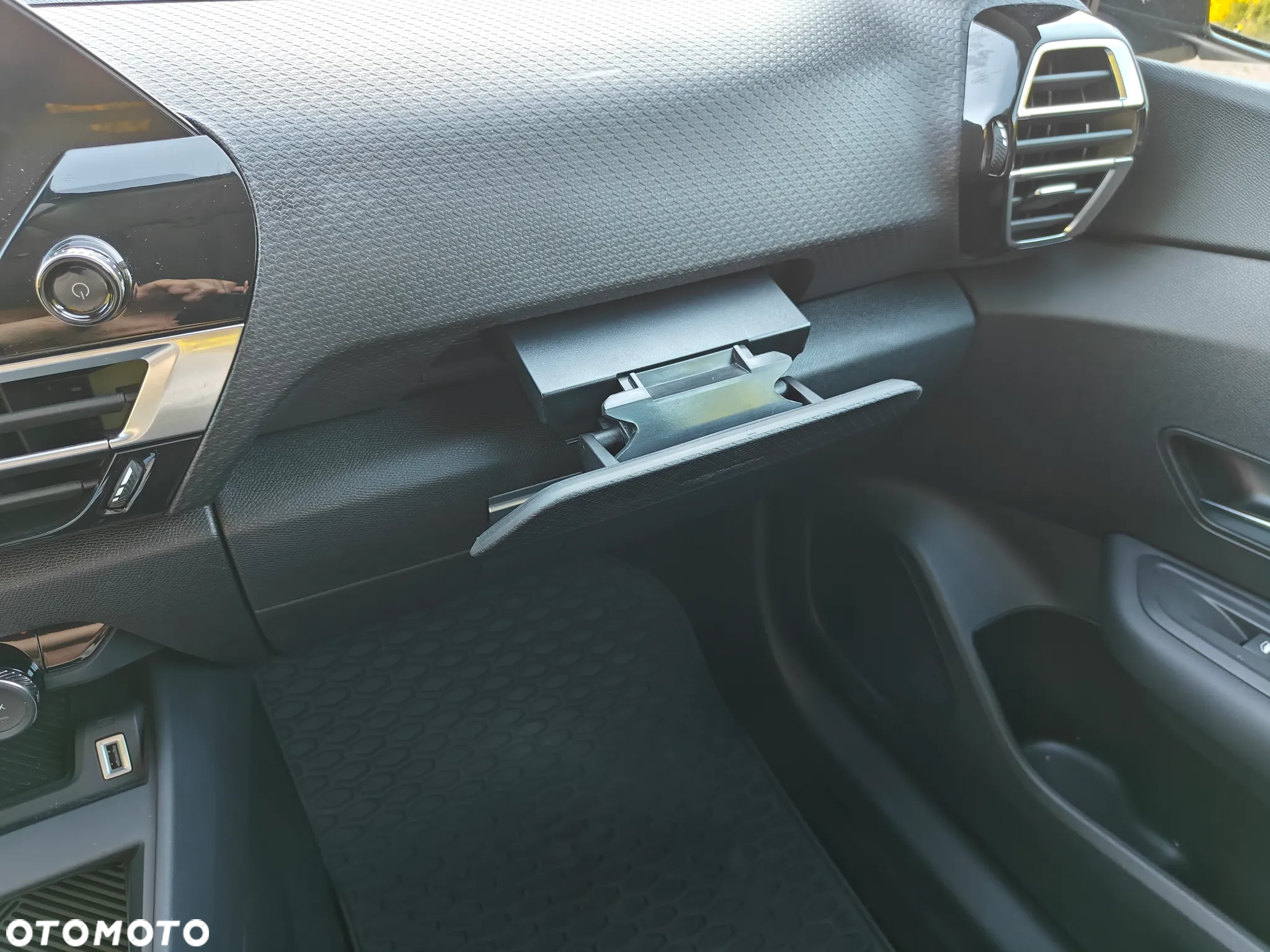 Citroën C4 BlueHDi 130 Stop&Start EAT8 SHINE - 18