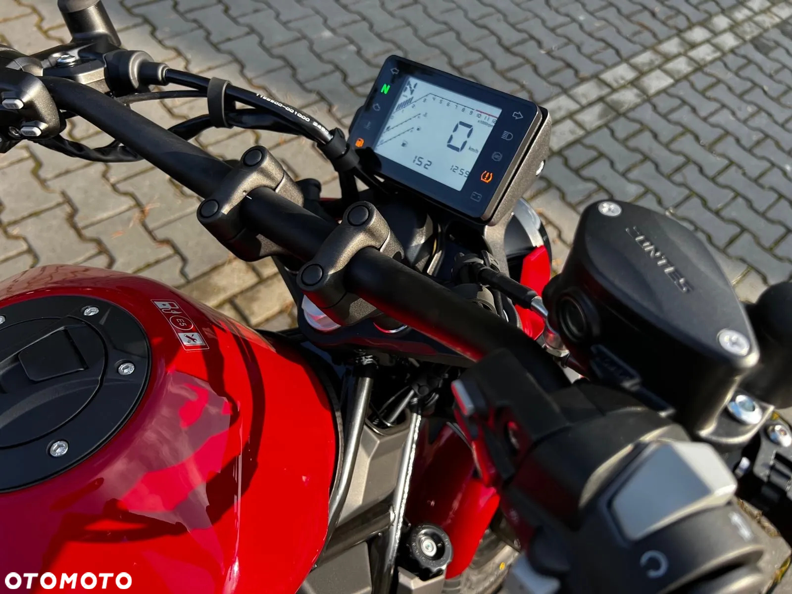 Zontes 125C - 8