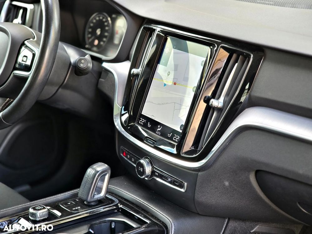 Volvo V60 T6 AWD Twin Engine Geartronic Momentum Pro - 37