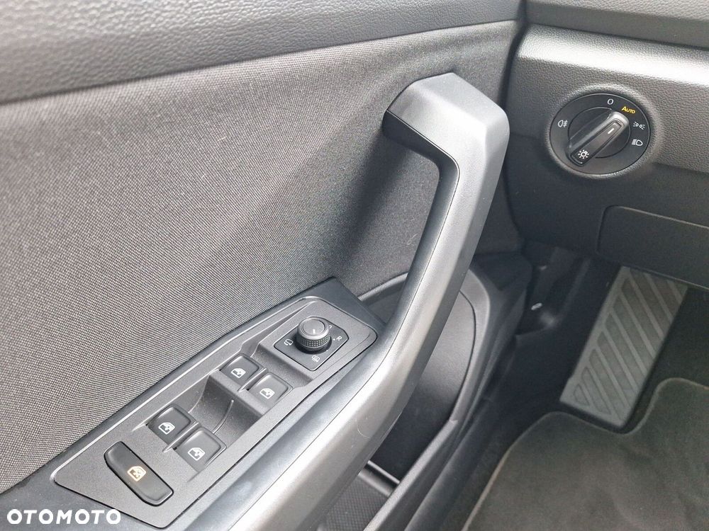 Volkswagen T-Roc - 18