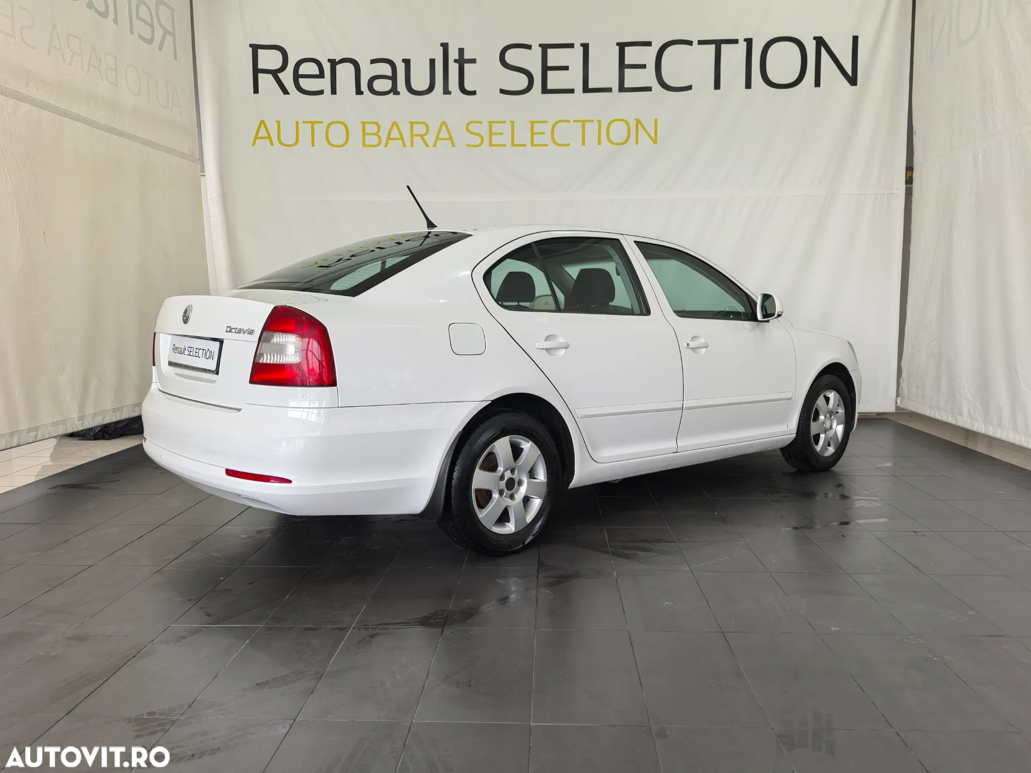 Skoda Octavia 1.6 TDI Ambiente - 4