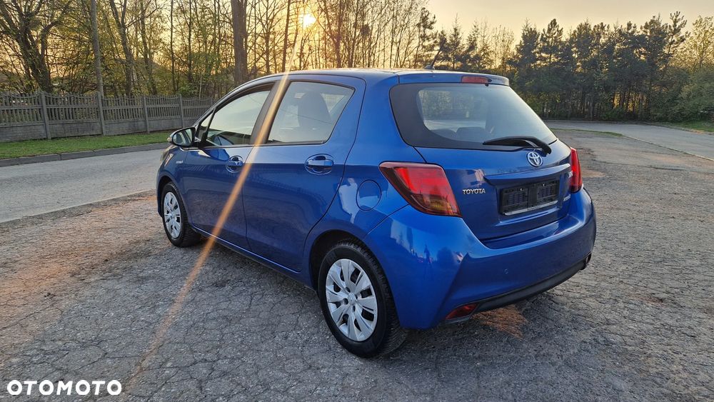 Toyota Yaris 1.5 VVT-i Lounge - 5