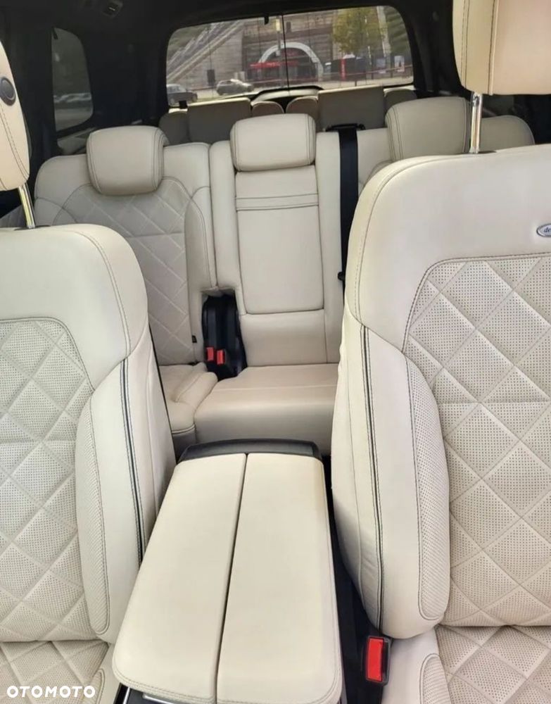 Mercedes-Benz GLS - 26