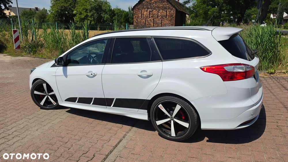 Ford Focus SW 2.0 EcoBoost ST Leather Sport Pack - 24