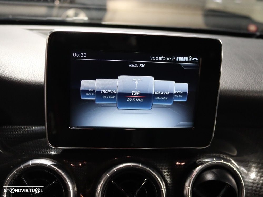 Mercedes-Benz CLA 180 d Shooting Brake Urban Aut. - 27