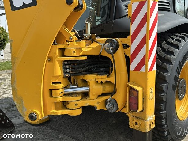 JCB 4CX ECO - 32