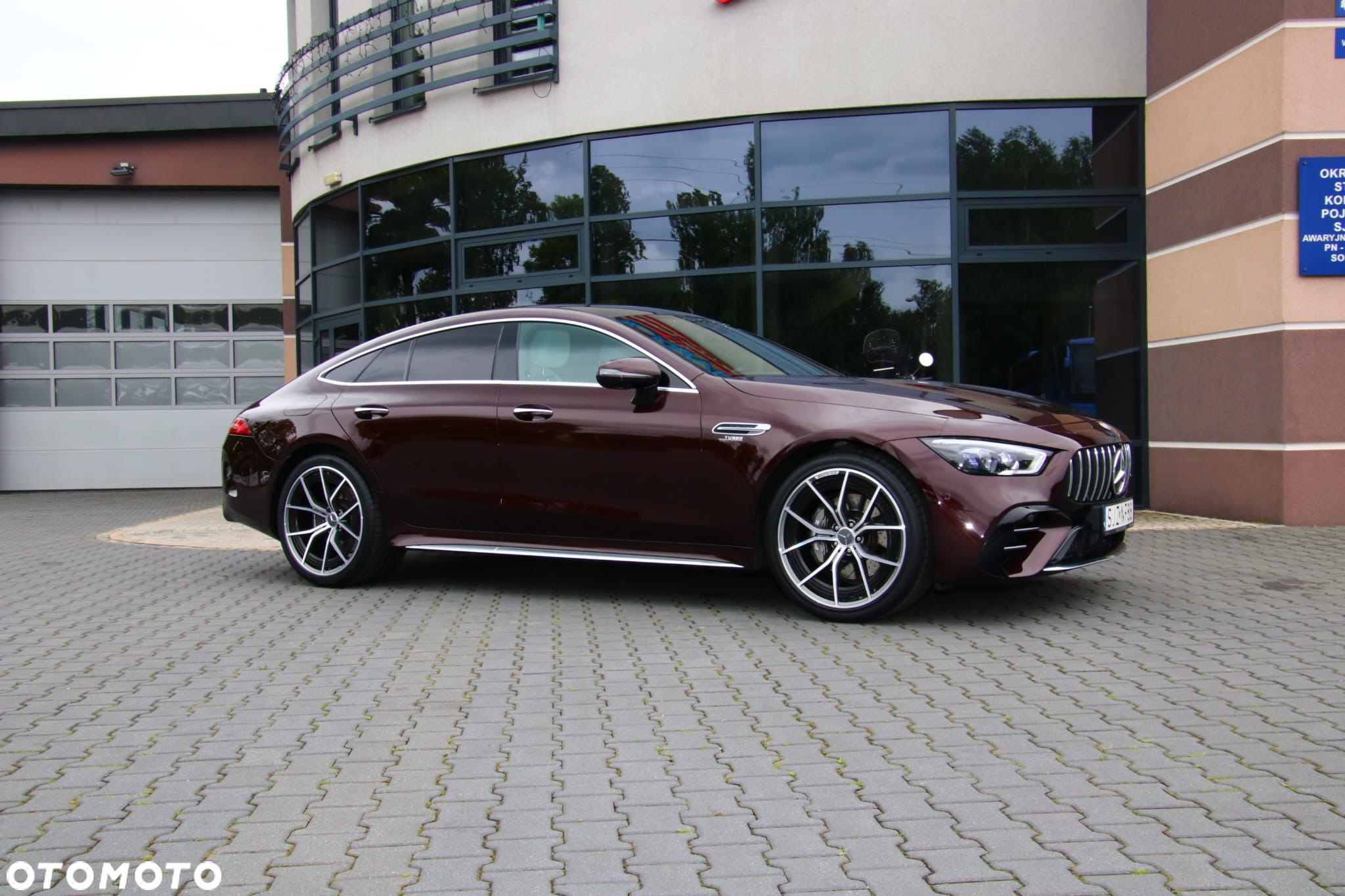 Mercedes-Benz AMG GT 53 4-Matic+ - 33