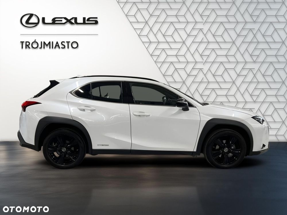 Lexus UX - 5