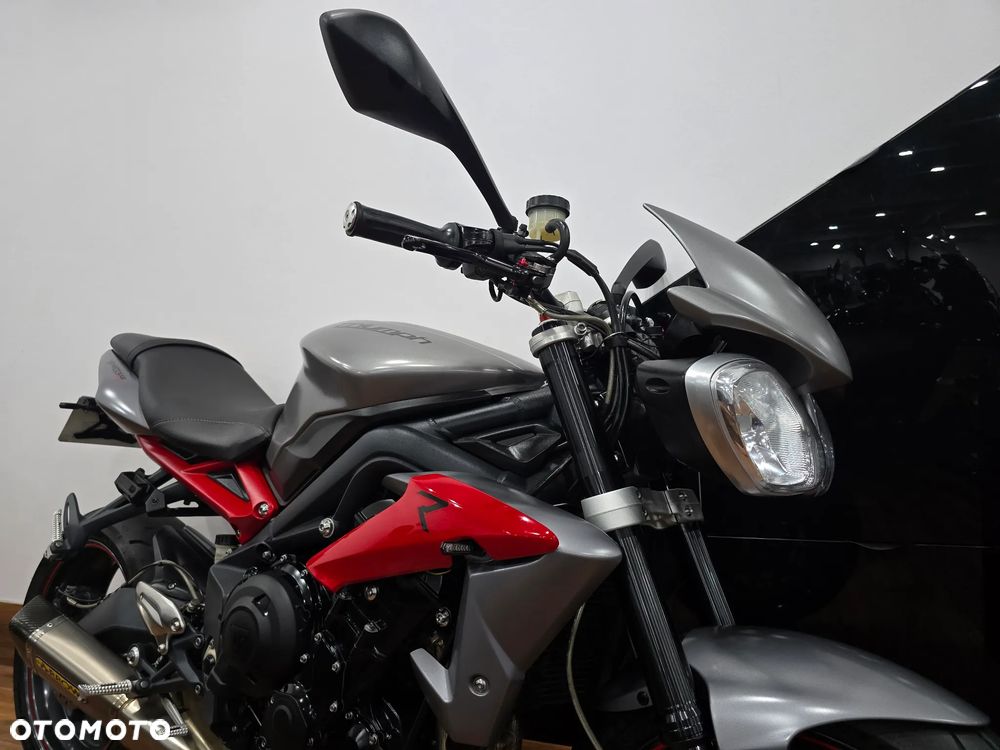 Triumph Street Triple - 36