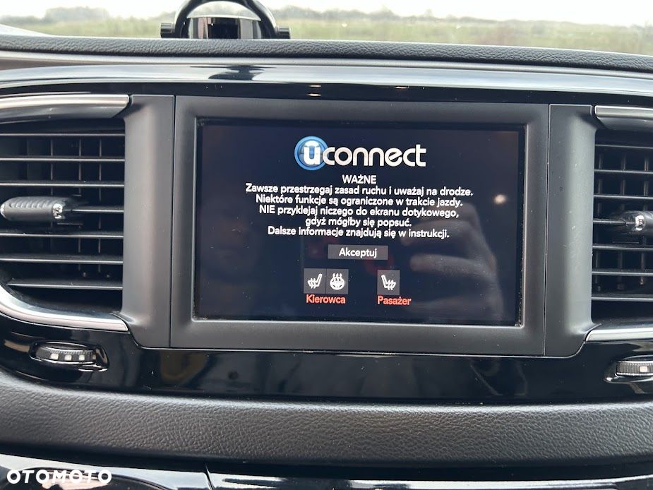 Chrysler Pacifica - 5