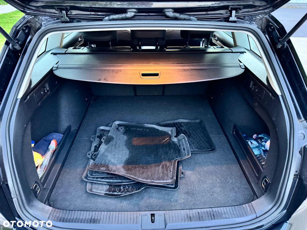 Volkswagen Passat - 15