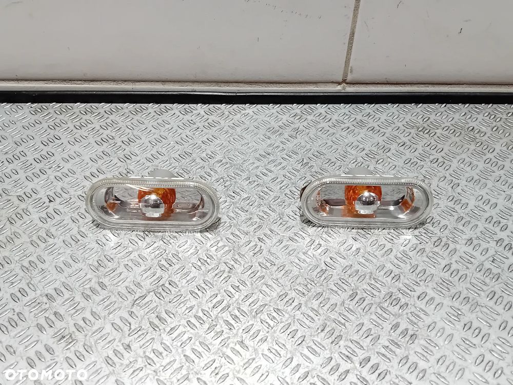 kierunkowskaz błotnika przód Seat Exeo 2010 6L0949117A - 1