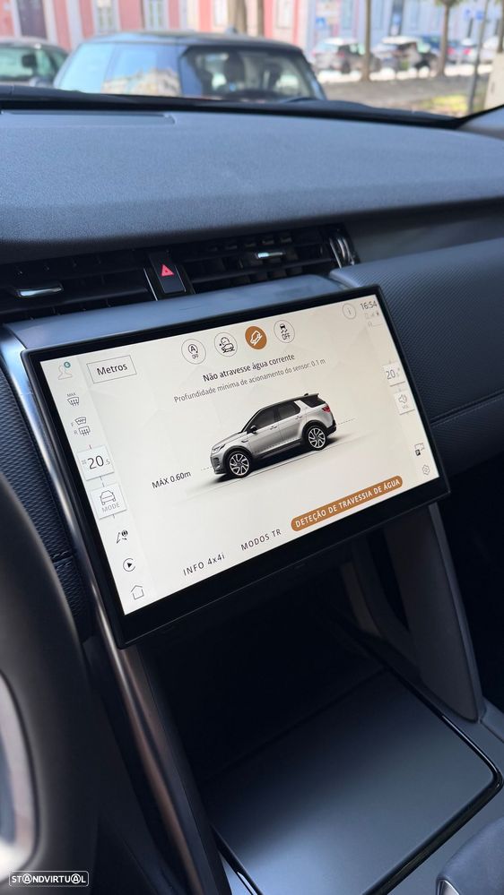 Land Rover Discovery Sport 1.5 I3 P300e AWD R-Dynamic SE - 29