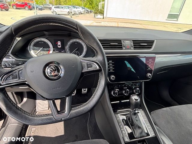 Skoda Superb 2.0 TDI Sportline DSG - 4