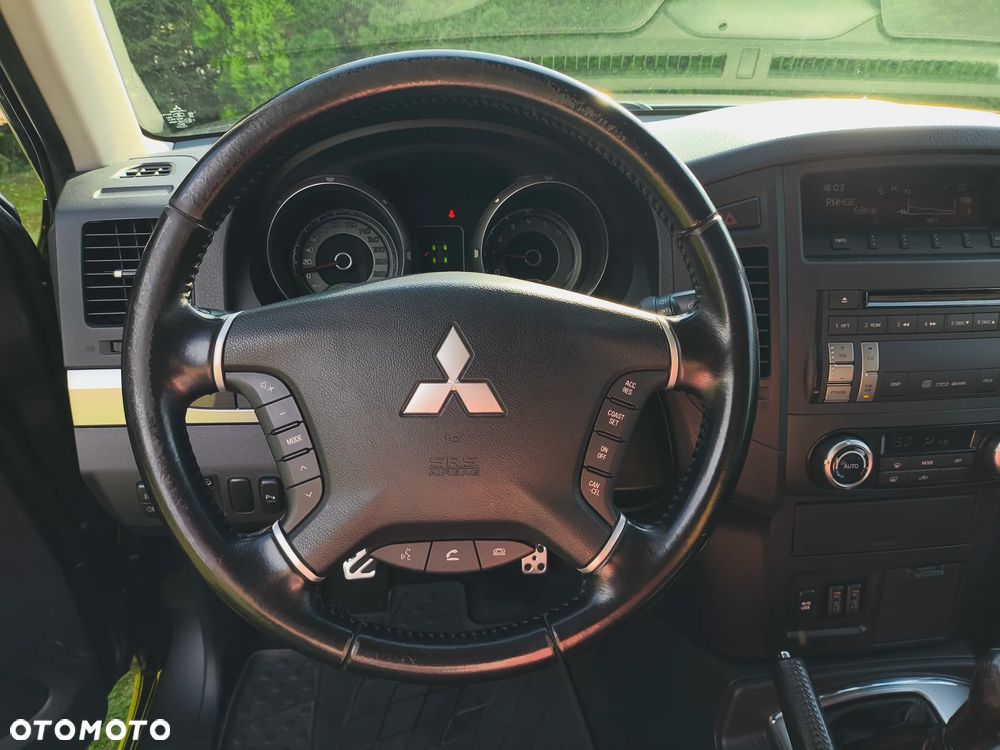 Mitsubishi Pajero 3.2 DI-D Intense - 24