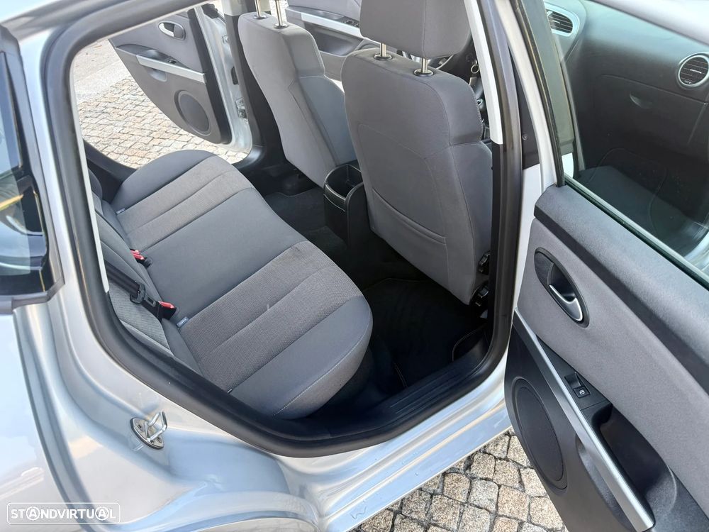SEAT Leon 1.6 TDI ECOMOTIVE Sport Start/Stop - 26
