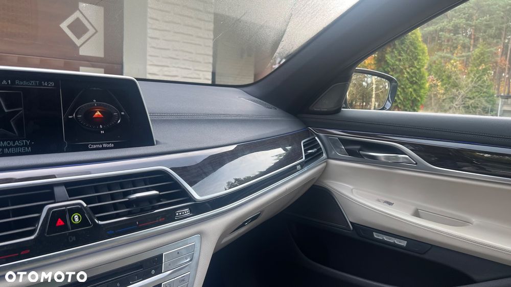 BMW Seria 7 740d xDrive - 14