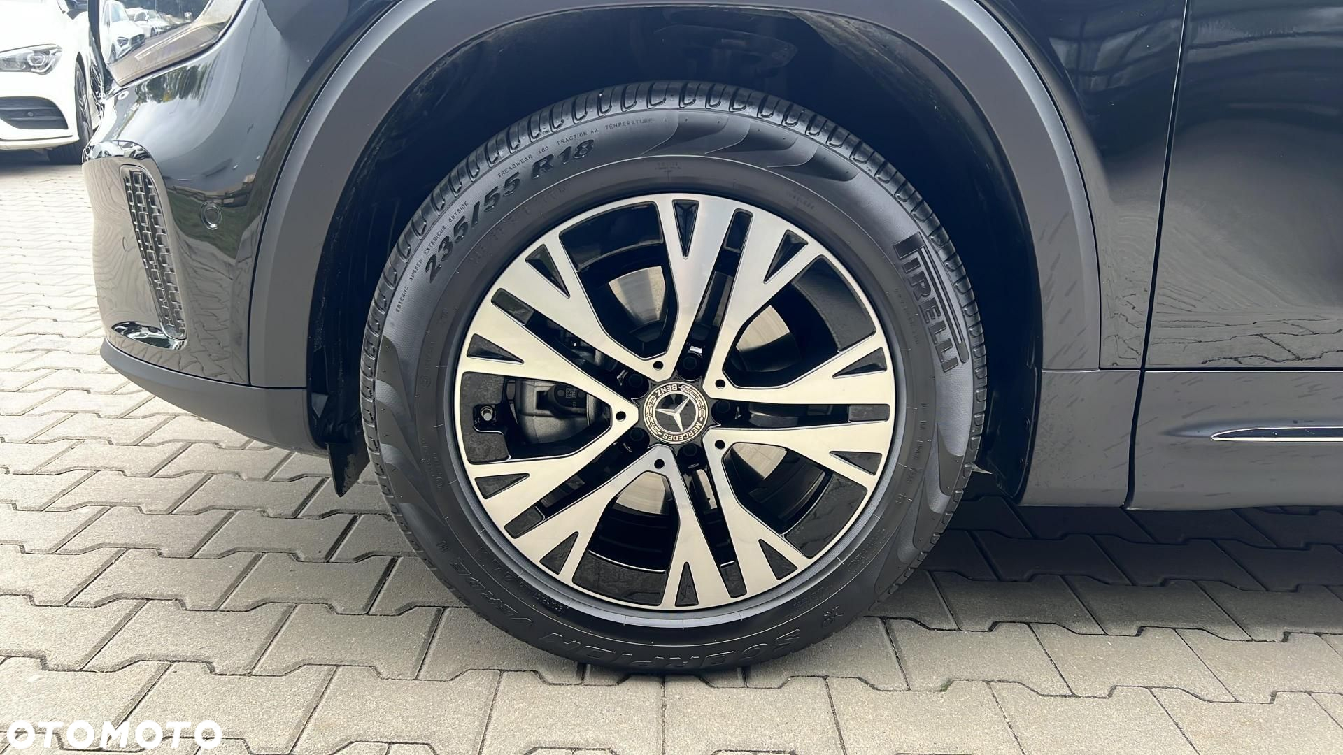 Mercedes-Benz GLB - 18