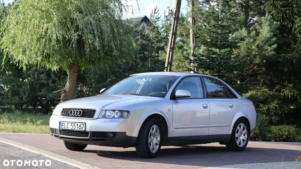 Audi A4 Limousine - 10