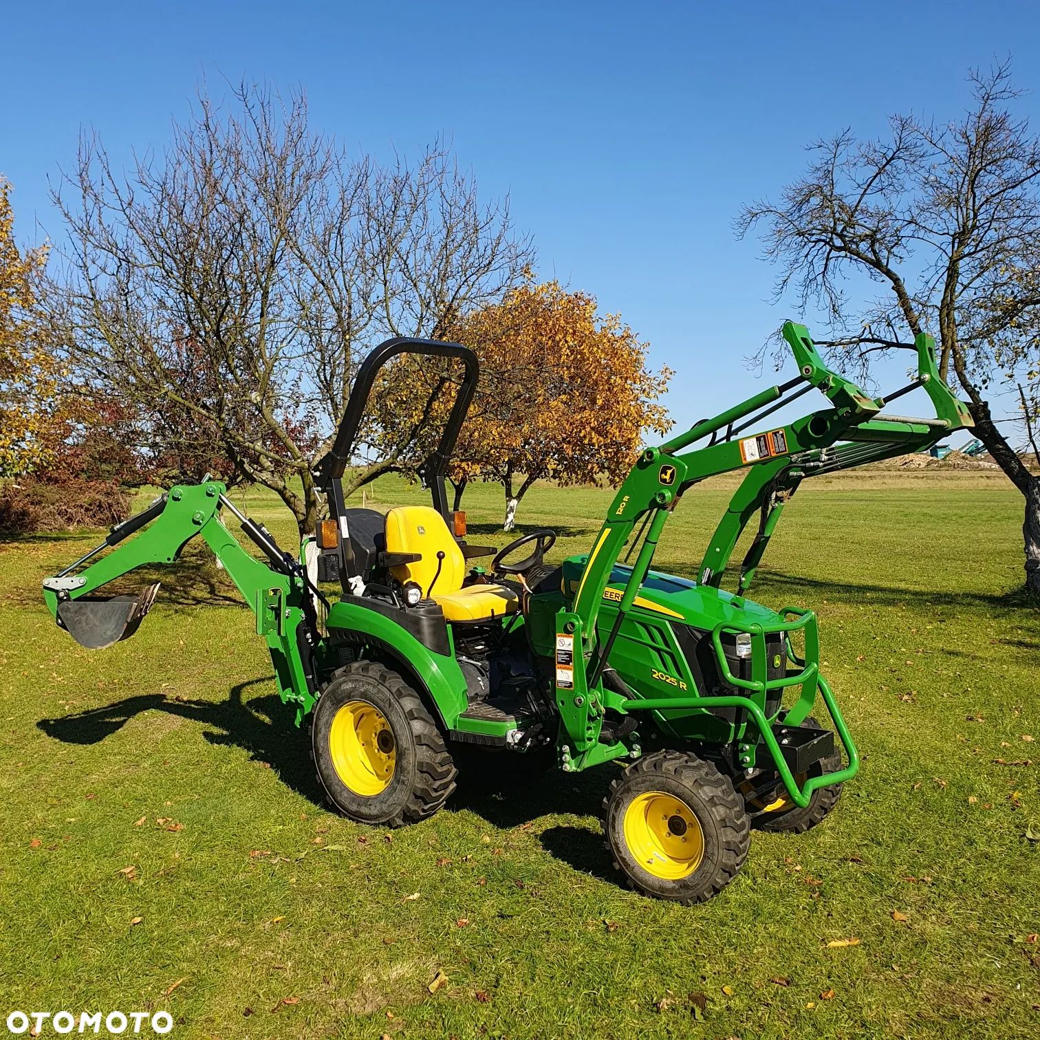John Deere 2025r - 1