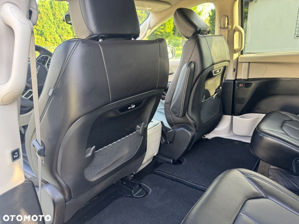 Chrysler Pacifica - 19