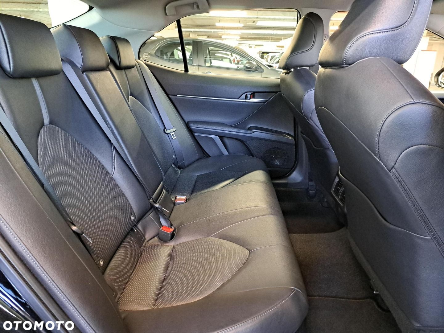 Toyota Camry - 13