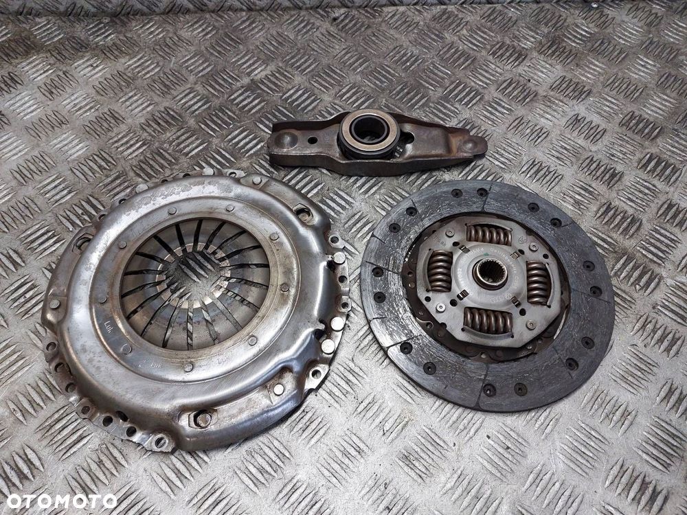 SPRZĘGŁO TARCZA + DOCISK + ŁOŻYSKO OPOROWE SKODA FABIA II 1.9 TDI - 1