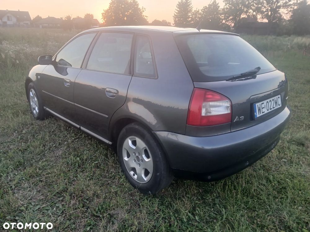 Audi A3 Sportback 1.6 Ambiente - 11