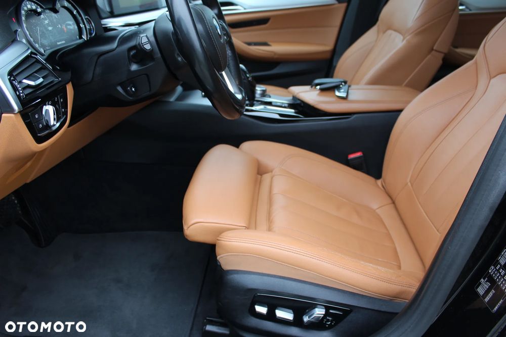 BMW Seria 5 520d Luxury Line - 13