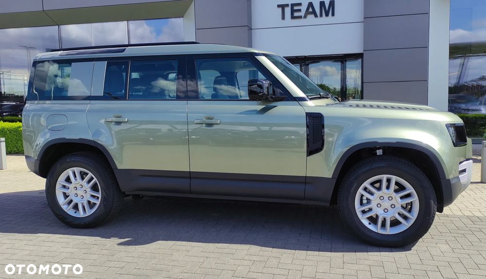 Land Rover Defender - 10