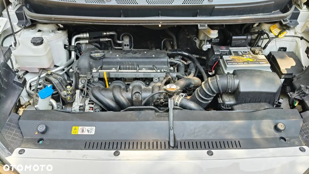 Hyundai ix20 1.6 Trend - 12