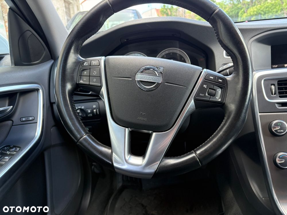 Volvo V60 T4 Geartronic Powershift Momentum - 33