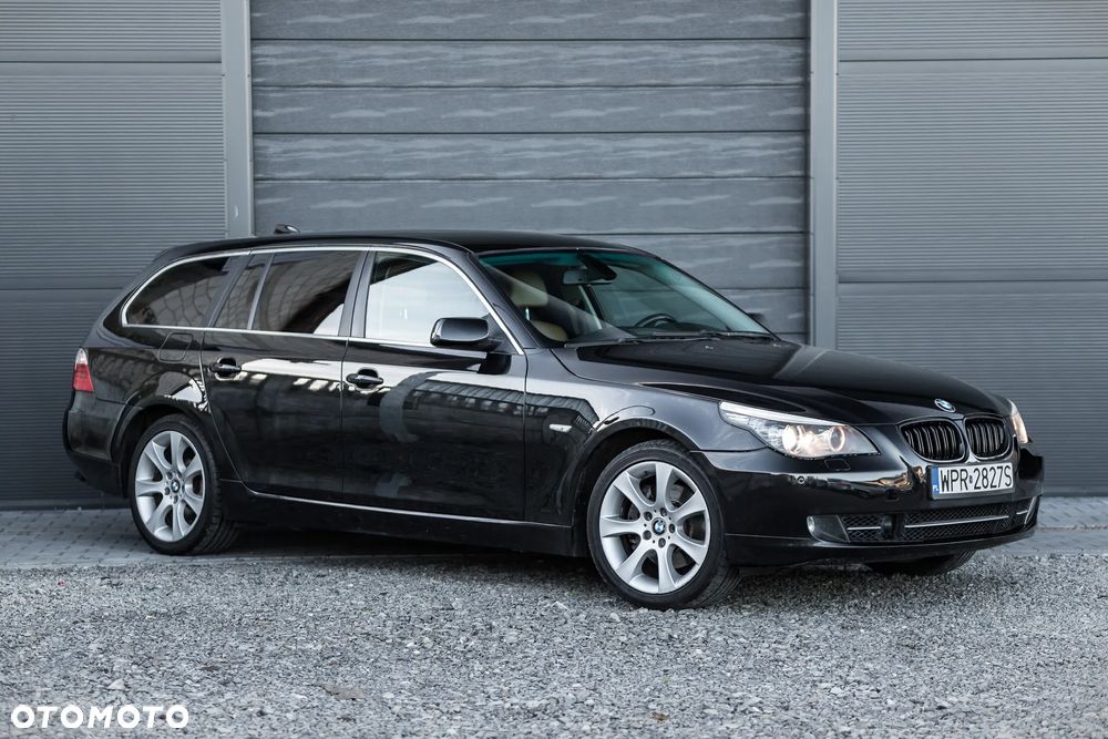 BMW Seria 5 525d xDrive Touring - 3