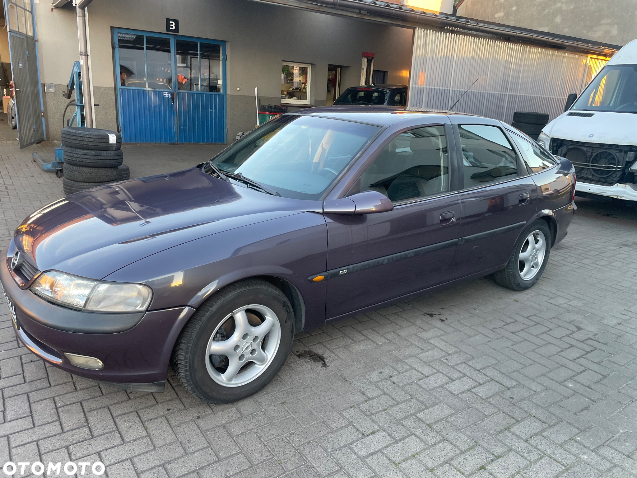 Opel Vectra 2.0-16 CDX - 2