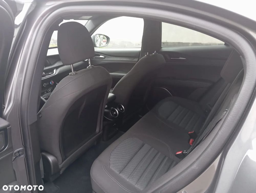 Alfa Romeo Stelvio 2.2 16V AT8 - 5