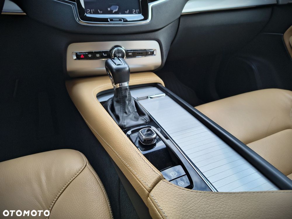 Volvo XC 90 - 28