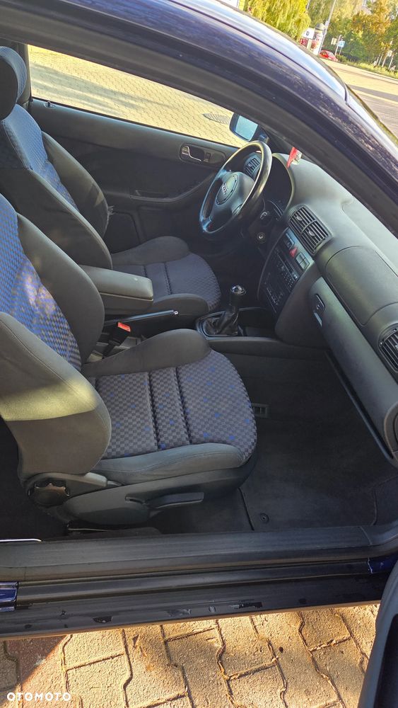 Audi A3 3-drzwiowe 1.6 Ambition - 11