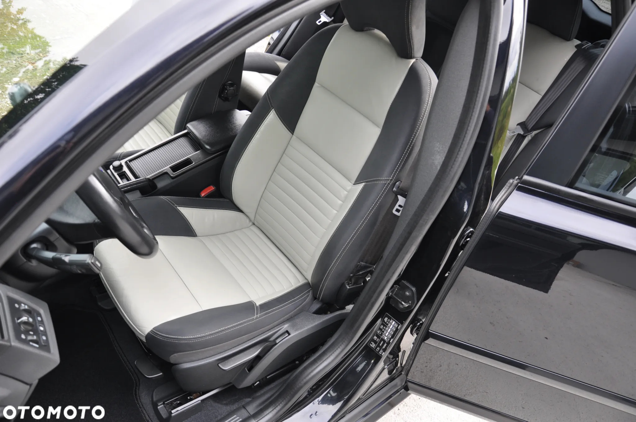 Volvo V50 2.0D R-Design Momentum - 24