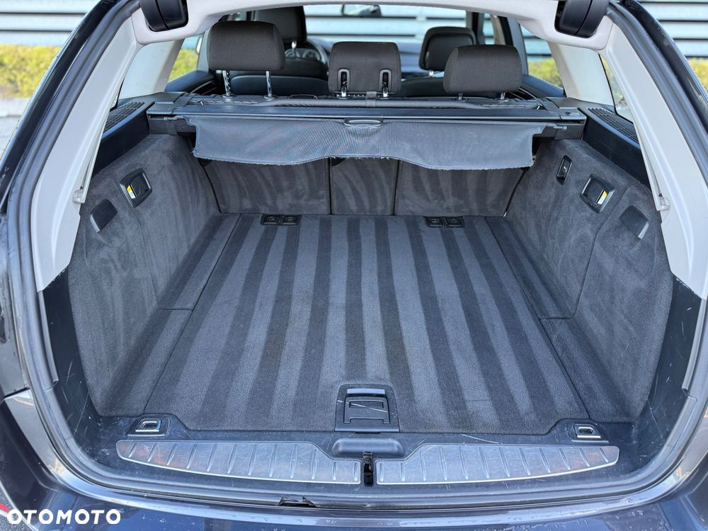 BMW Seria 5 520d - 31
