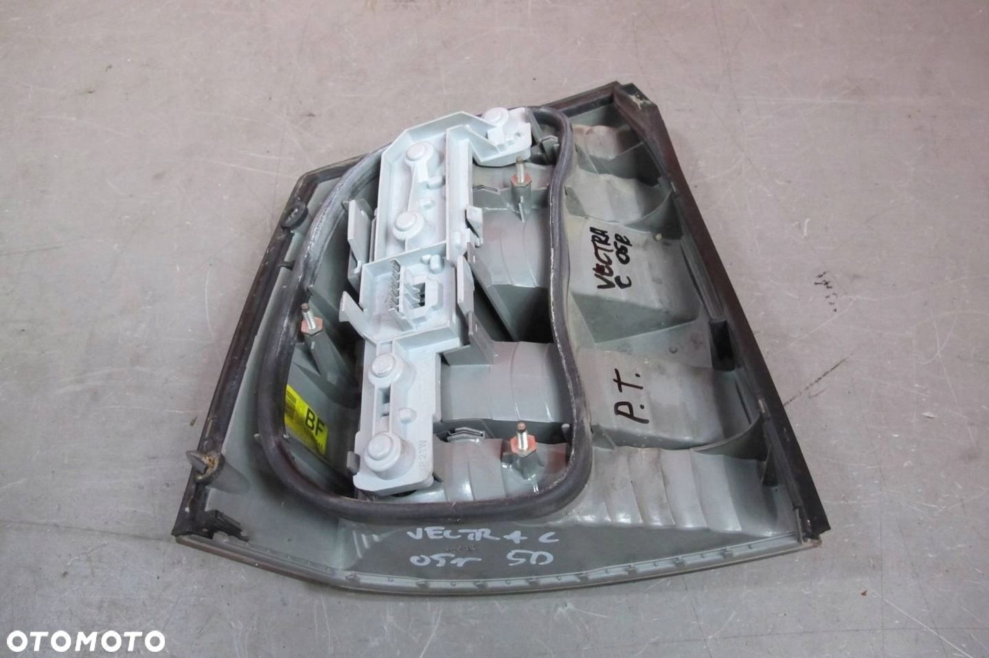 Opel Vectra C GTS LIFTBACK LAMPA PRAWA TYŁ TYLNA 13157647 EUROPA - 5