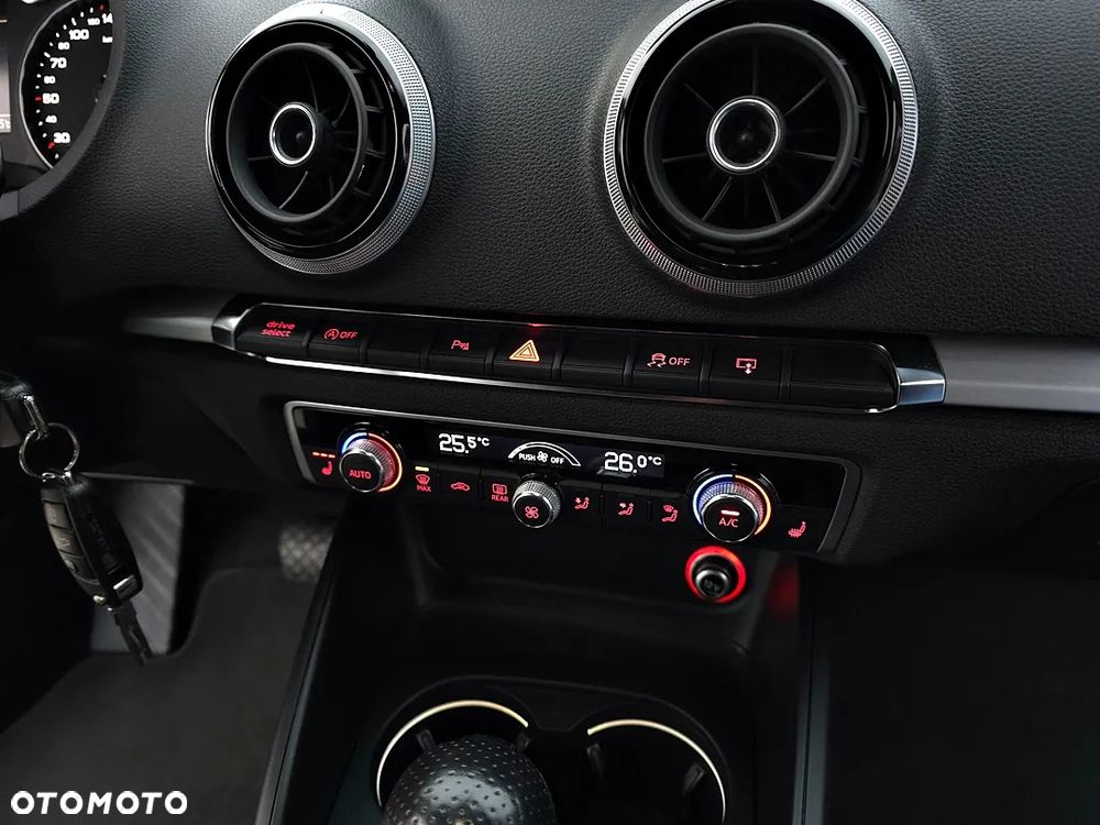 Audi A3 Sportback 2.0 TDI (clean diesel) quattro S tronic S line Sportpaket - 28