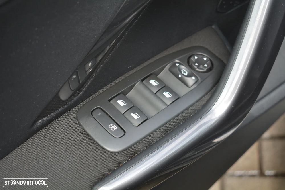 Peugeot 2008 1.2 PureTech Style - 17