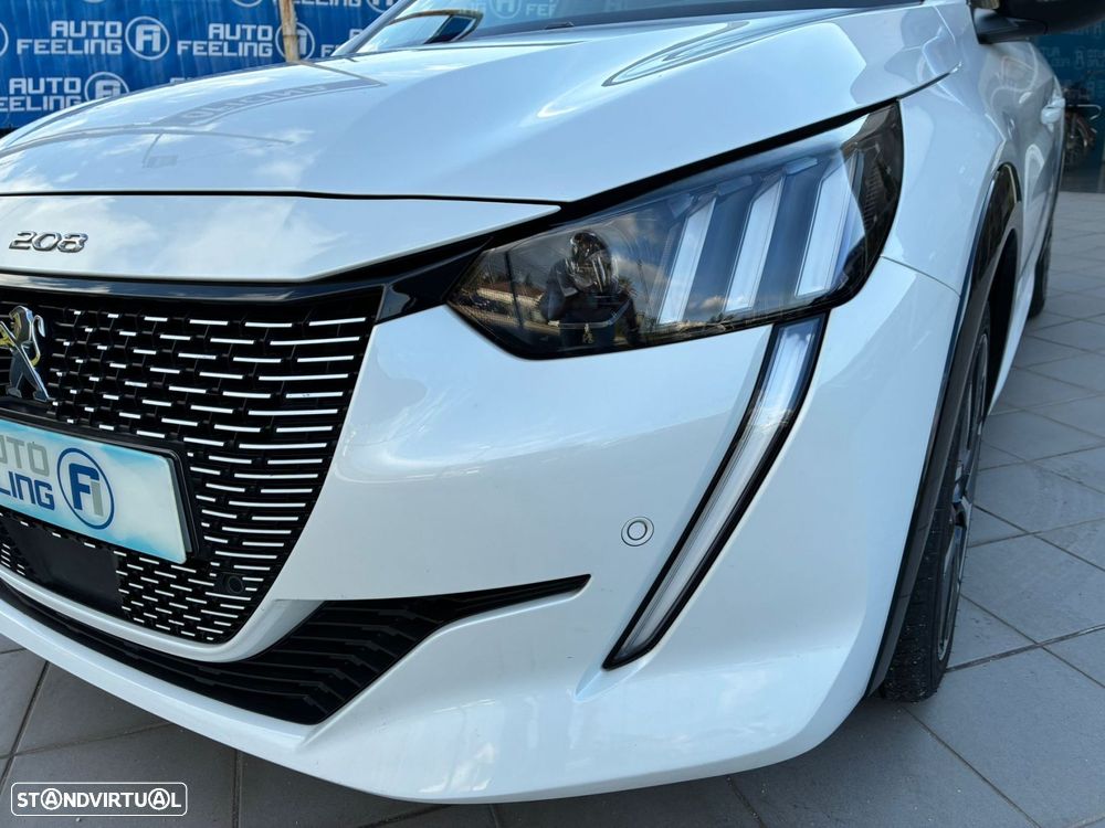 Peugeot 208 - 5