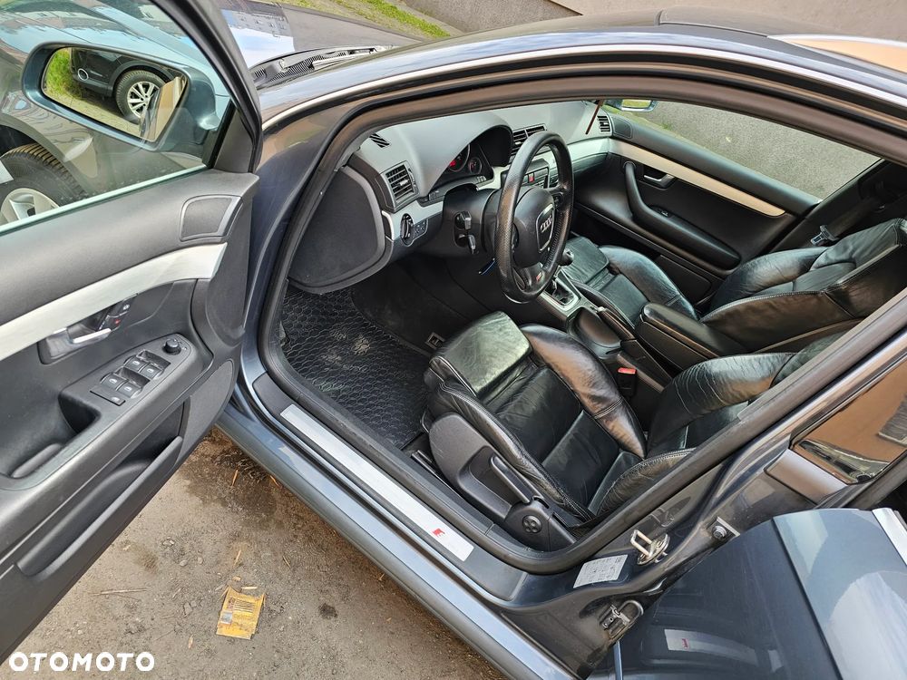 Audi A4 Avant 2.0 T FSI quattro - 17
